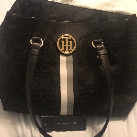 Tommy Hilfiger Handbags - Tommy Hilfiger handbag